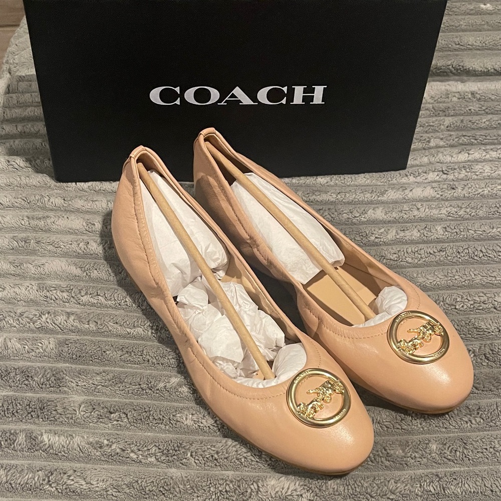 BRAND NEW Coach Women's Beige Leather Flats with Gold Accent